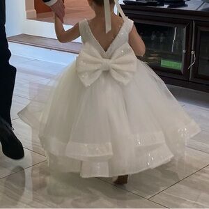 Beautiful flower girl wedding dress